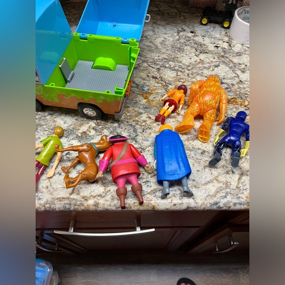 Scooby Doo figures and Ghost Patrol Mystery Machine - Picture 3 of 8